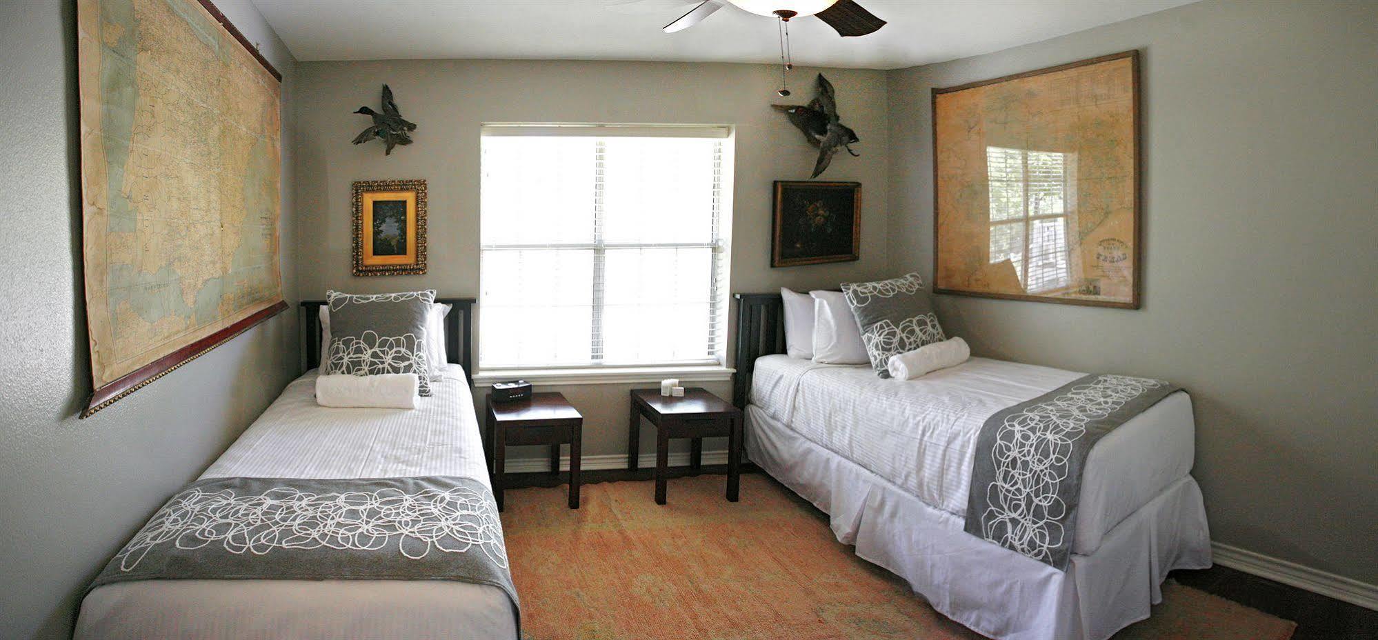 Camp Lucy Hotel Dripping Springs Kültér fotó